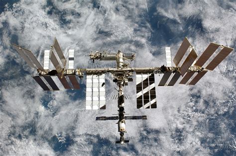 Space Station Cooling System Shuts Down - Universe Today