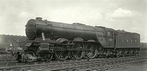 LNER A1 class Pacific (4-6-2) No 60 'The Tetrarch' | Steam train photo, Steam locomotive, Locomotive