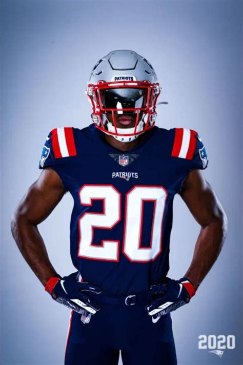 New England Patriots Unveil New Uniforms (PICS)