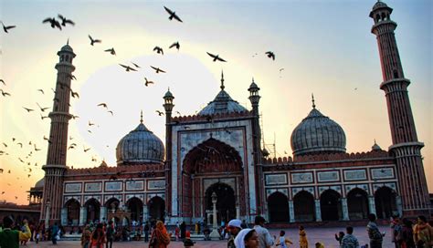 6 Most Visited Islamic Pilgrimage Sites in India - lifeberrys.com