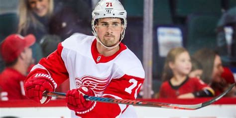 Who is Dylan Larkin dating? Dylan Larkin girlfriend, wife