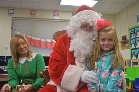 Photos: Santa Claus Visits Molino Park Elementary : NorthEscambia.com