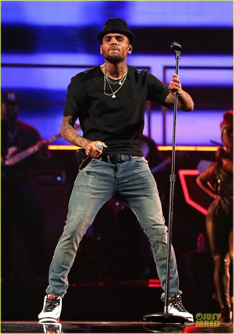 Chris Brown: Flashy Dance Moves at iHeartRadio Music Festival!: Photo ...