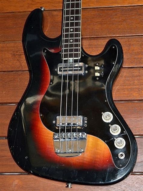 Just Guitars Australia - Hofner bass, Model 184, circa 1974