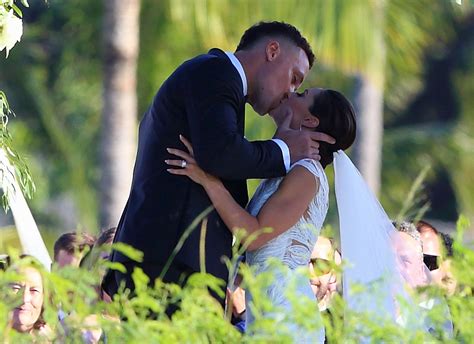 Photos: Aaron Judge kisses new wife Samantha Bracksieck