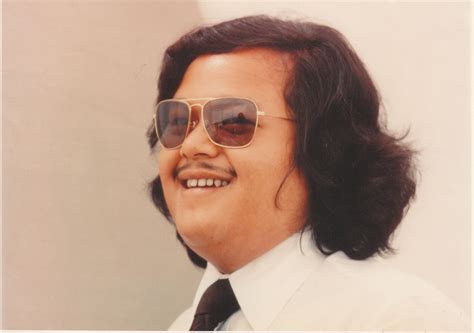 Prem Rawat (Maharaji) Photo in Sunglasses and White Suit circa 1978