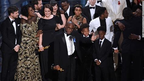 Oscars 2017: ‘Moonlight’ wins Best Picture after some confusion | wqad.com