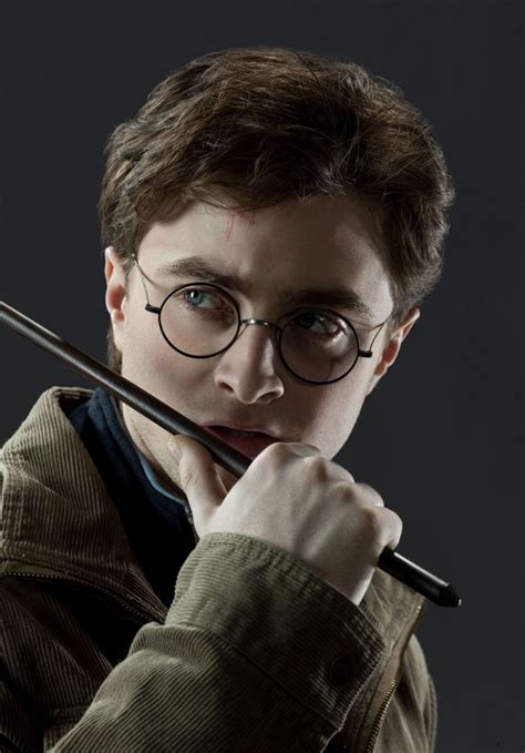 Harry-Potter-Deathly-Hallows-Promo-Picture 1-714x1024