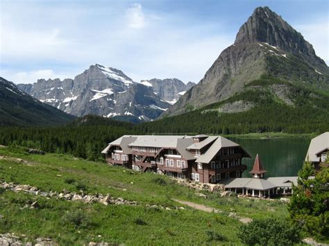 Many Glacier Lodge, Glacier National Park, Montana... Would like to go there, beautiful ...