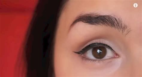 5 Ways To Apply Liquid Eye Liner, Because It Is Not An Easy Task To Master