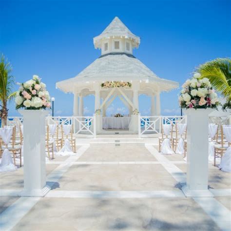 Bahia Principe Luxury Runaway Bay destination weddings | Destify