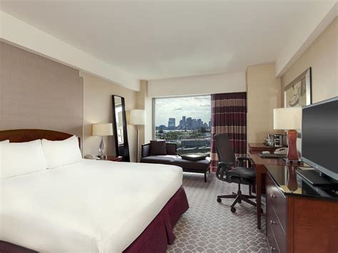 Hilton Boston Logan Airport Hotel in Boston (MA) - Room Deals, Photos ...