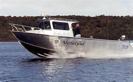 Hulls | Henley | Aluminum Boat Manufacturing