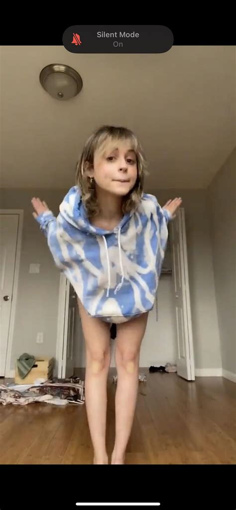 Anyone knows who this is on tiktok? The original video is doing the bussit challenge. | Scrolller