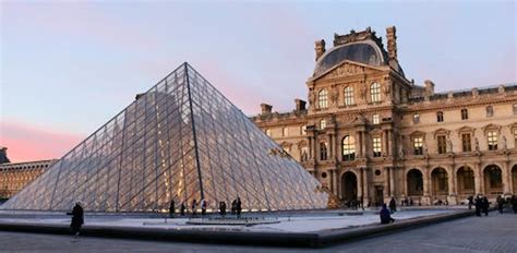 Book Paris Honeymoon Packages @ Rs.82446 - Pickyourtrail.com