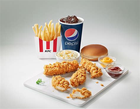 KFC - Combos & Burgers on Behance | Kfc, Food film, Food