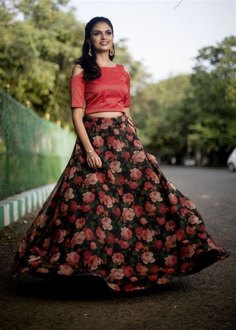 Crop top | Floral print skirt long, Skirt and crop top indian, Long ...