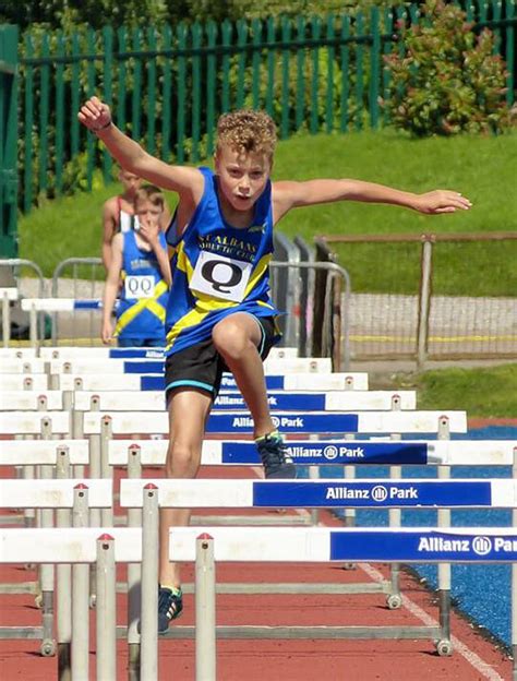 Hurdles training on Mondays - SAAC