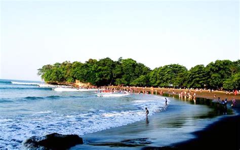 Pantai Batu Karas Menawarkan Keindahan Panorama Samudera – Explore ...