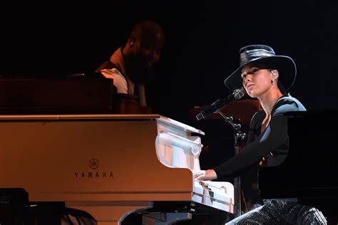 Alicia Keys's Piano Performance at 2019 Grammy Awards | POPSUGAR Entertainment Photo 2