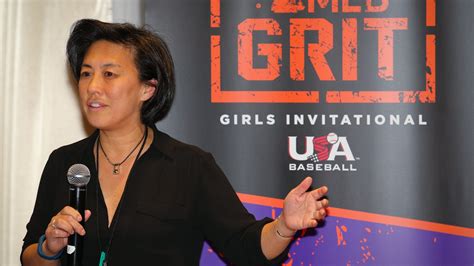 Kim Ng hired by Marlins as GM, becoming first woman to hold position