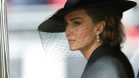 Kate Middleton ready to mend her relationship with Meghan Markle ...