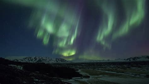 Mountains in the landscape in Iceland image - Free stock photo - Public Domain photo - CC0 Images