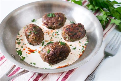 Kofta with Tahini Sauce - Viva La Food | Beef recipes, Recipes, Jordanian food