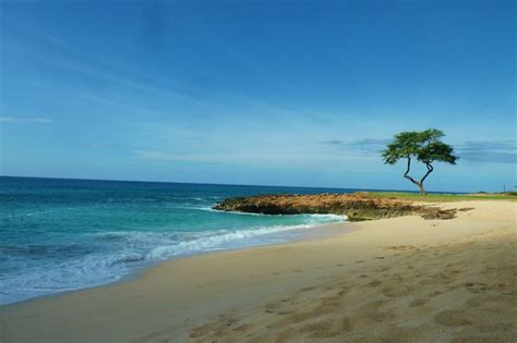 Hawaii's Underrated Nanakuli Beach Is A True Gem