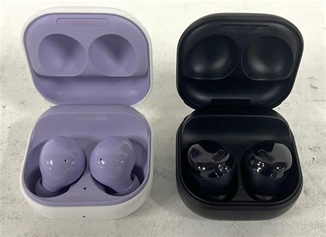 Lot - Two pairs of Samsung wireless earbuds