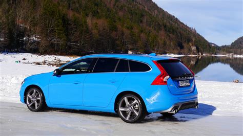 Volvo V60 R-Design mit Volvo Allrad im Schnee | Autogefühl