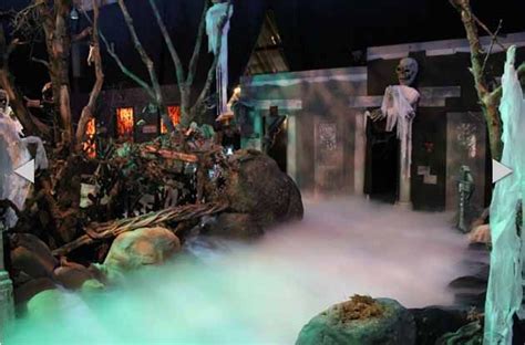 1000+ images about Haunted Attraction Scenic Design on Pinterest | Haunted houses, Stage design ...