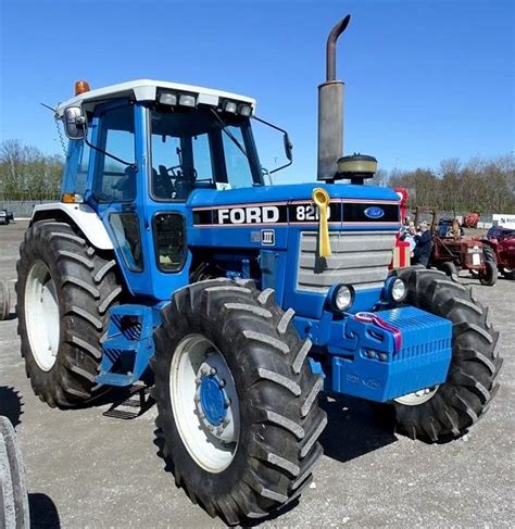 Ford-New Holland 8210: Specs, Engine, Transmission, Dimensions