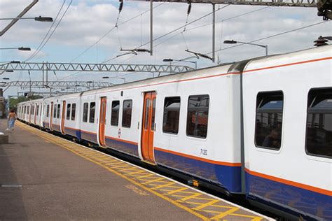 Class 315 unit at Cambridge Heath | New livery | bowroaduk | Flickr