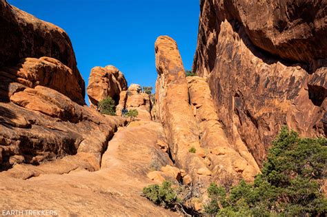 Devils Garden Trail | Earth Trekkers