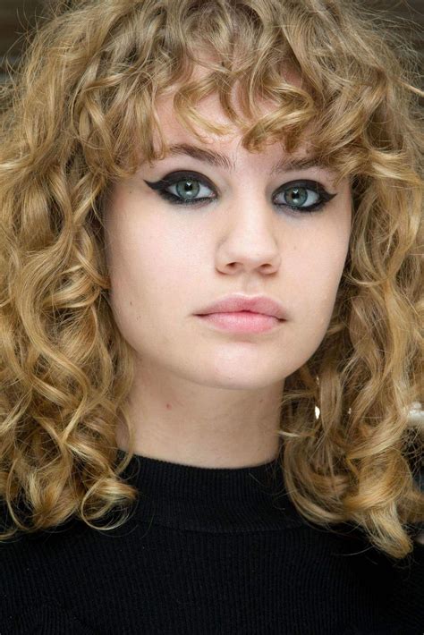 15 Best Shaggy Hairstyles for Curly Hair