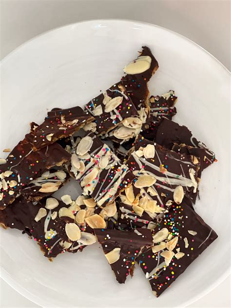 Chocolate Covered Matzah – Fabulesley