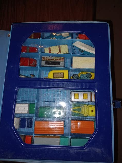 Vintage 1968 Matchbox 72 Car Deluxe Collectors Case | EstateSales.org