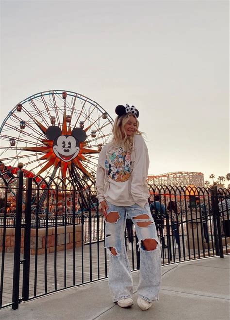 Pin by Anya Bershtein on disney | Disney outfits, Disney outfits women ...