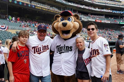 Governor Tim Walz on Twitter: "What a beautiful day for a @Twins game ...