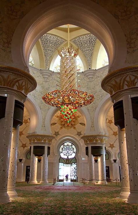 The interior of the Sheikh Zayed Mosque in Abu Dhabi, UAE | Beautiful ...