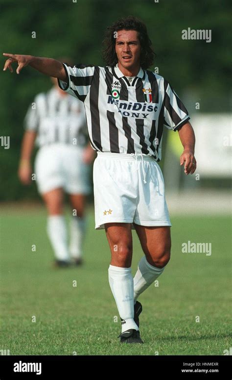 PAULO SOUSA JUVENTUS FC 03 October 1995 Stock Photo - Alamy