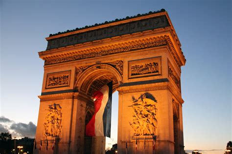 Arc de Triomphe photo et image | architecture, architecture de nuit ...