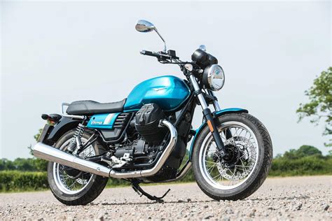 MOTO-GUZZI V7 SPECIAL (2017-on) Review | MCN