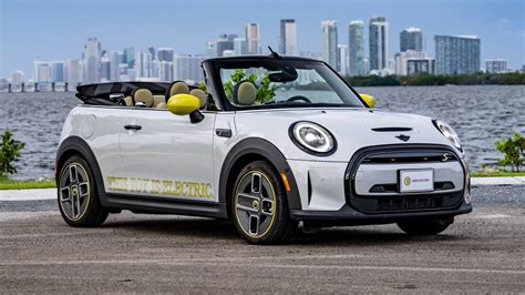 BMW MINI Cooper SE Convertible makes debut as electric convertible | HT ...