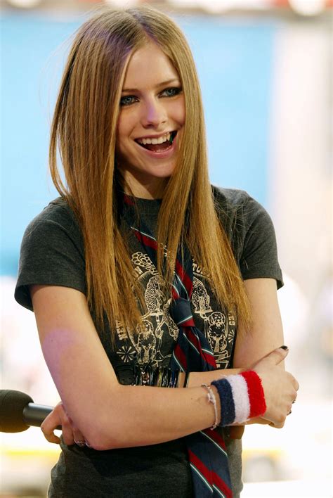 11 Avril Lavigne Trends That We All Tried To Copy In The Early 2000s ...