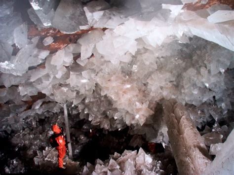 Cave of Crystals "Giant Crystal Cave" - Geology Page