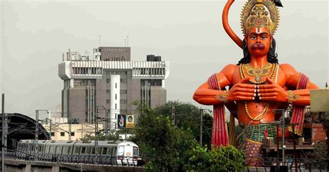 Karol Bagh Hanuman Mandir, The Iconic 108-Feet Temple