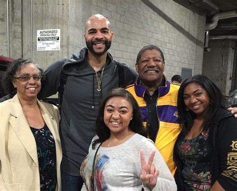 Carlos Boozer with mother, father and sisters Chinese Basketball ...