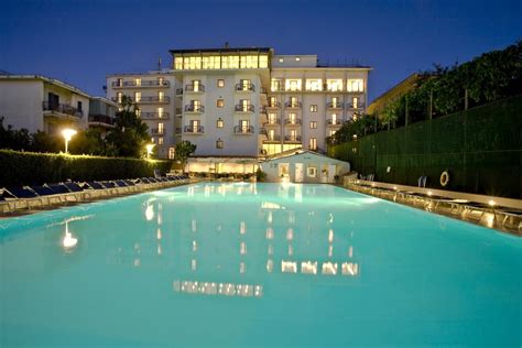 Grand Hotel Flora in Sorrento, Neapolitan Riviera | loveholidays